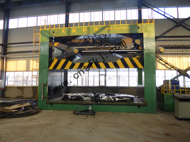 汽車(chē)壓扁機(jī)客戶(hù)使用現(xiàn)場(chǎng)