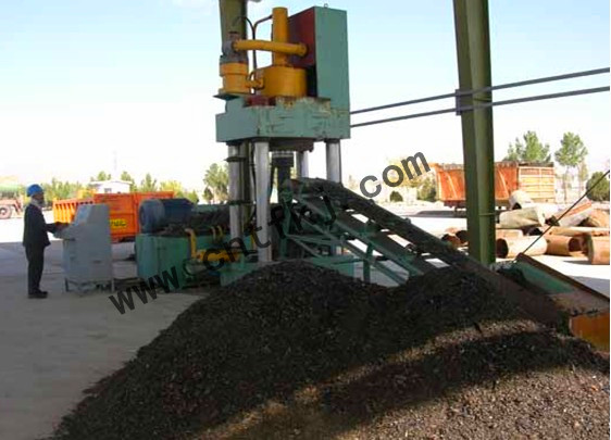 伊朗Y83-6300金屬屑餅機(jī)客戶(hù)使用現(xiàn)場(chǎng)